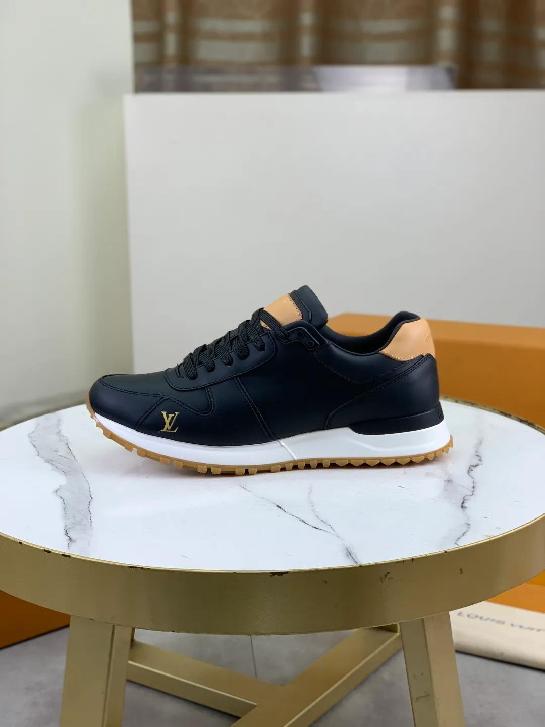 Men's men's shoes 💰P680 new style 💶[LOUIS VUITTON] (original order) new style 🍀LV Louis Vuitton * - top version of LV classic trendy shoes! Made of imported original cowhide and water-dyed cowhide lining. The latest original wear-resistant rubber combination outsole! High quality products! Multiple colors available, code number: 39-45 (38 46 customized)